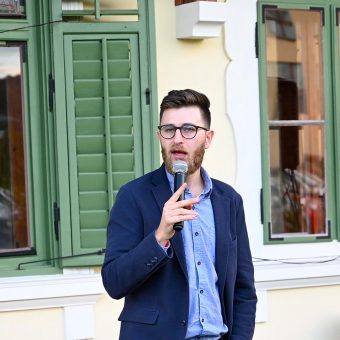 Gašper Bergant je na Ruski dači pokazal, zakaj spada med najboljše stand-up komike v Sloveniji.